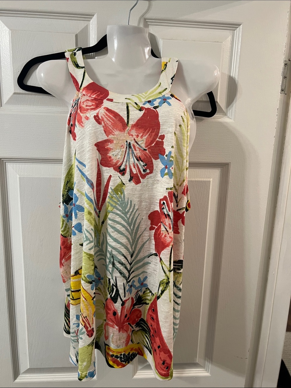 C&C California White Tropical Floral Tank Top with Red & Blue Blossoms